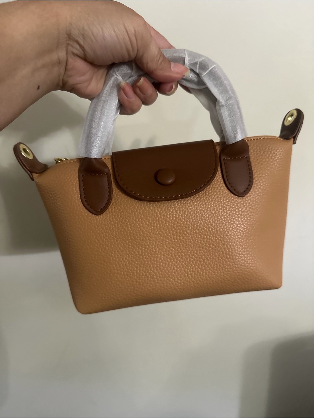 Classic Tan Pebbled Top-Handle Bag - Unbranded